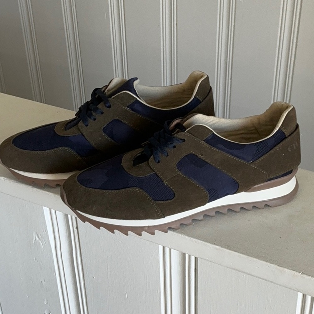 CHS SHOE CO. Navy/Olive Grn Suede/Mesh Tagged Size 11 RUNS SMALL like 9.5 -10